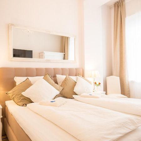 Fritz By Rockchair Apartments L Superhost Status L 3 Bedrooms Boxspringbeds 2 Bathrooms 2 Kitchen - Cozy Family & Business Flair Welcomes You! เบอร์ลิน ภายนอก รูปภาพ
