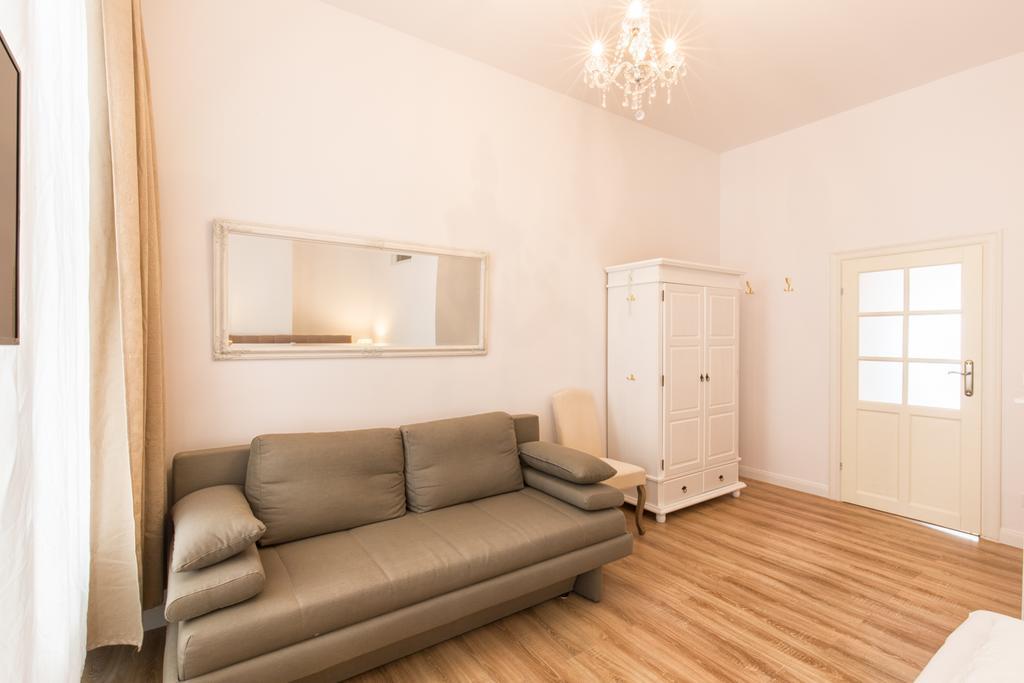 Fritz By Rockchair Apartments L Superhost Status L 3 Bedrooms Boxspringbeds 2 Bathrooms 2 Kitchen - Cozy Family & Business Flair Welcomes You! เบอร์ลิน ภายนอก รูปภาพ