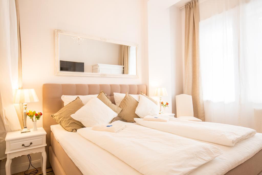 Fritz By Rockchair Apartments L Superhost Status L 3 Bedrooms Boxspringbeds 2 Bathrooms 2 Kitchen - Cozy Family & Business Flair Welcomes You! เบอร์ลิน ภายนอก รูปภาพ