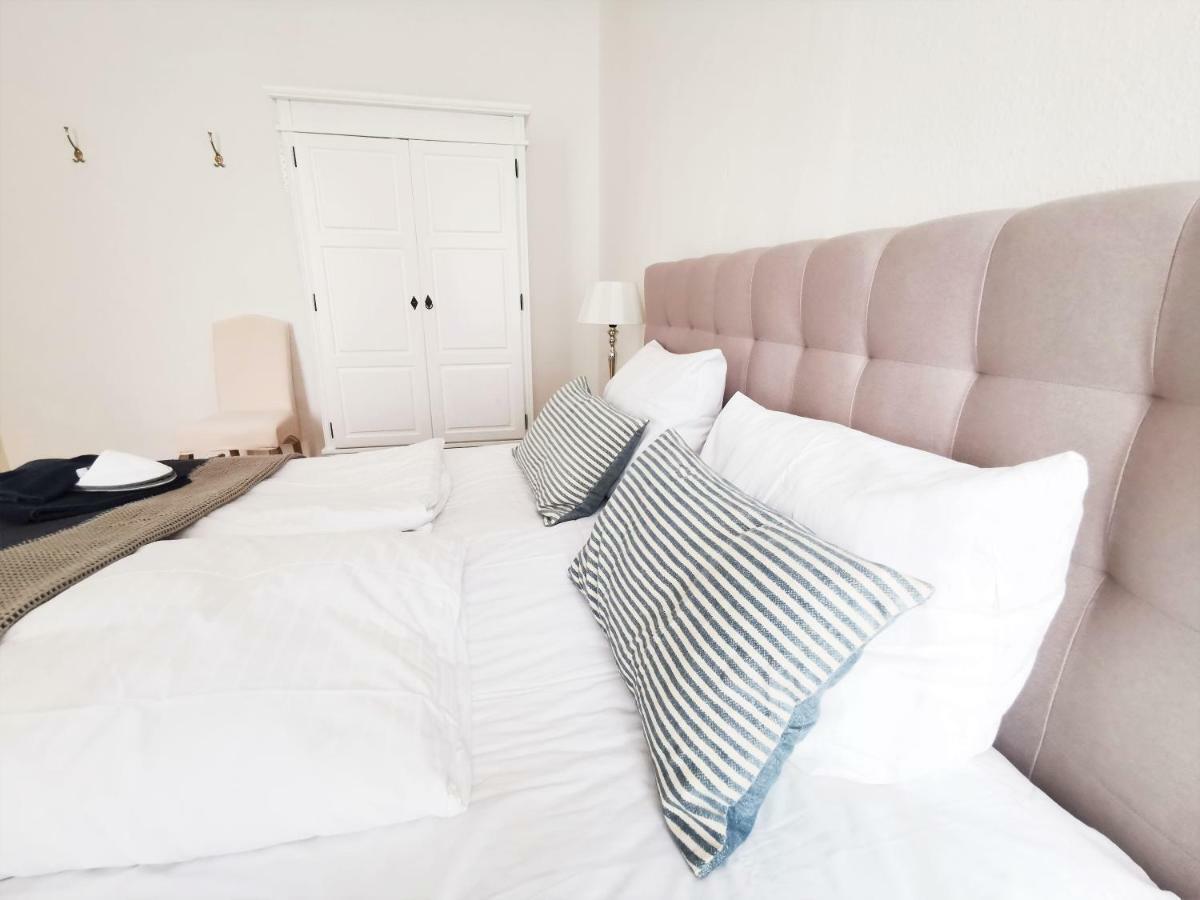 Fritz By Rockchair Apartments L Superhost Status L 3 Bedrooms Boxspringbeds 2 Bathrooms 2 Kitchen - Cozy Family & Business Flair Welcomes You! เบอร์ลิน ภายนอก รูปภาพ